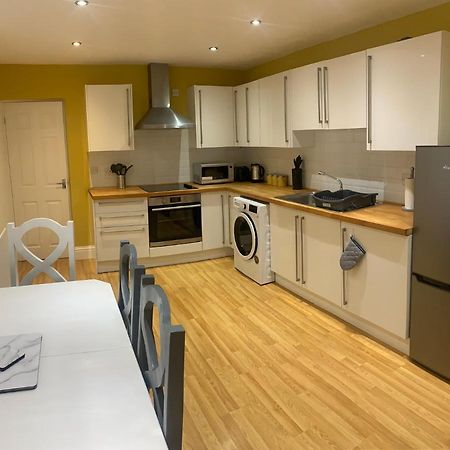 Gateshead Serviced Apartment Ideal For Contractors And Vacationing エクステリア 写真